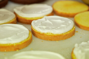 Homemade Fresh Cream Cake Making