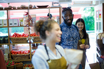 Obraz premium People shopping in grocery store
