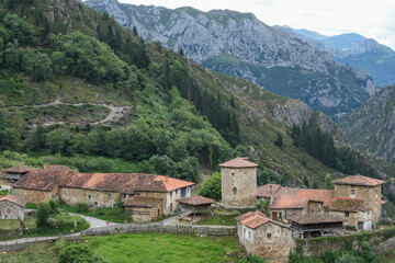 Fototapeta na wymiar Panoramic view of the town of Bandujo in Asturias