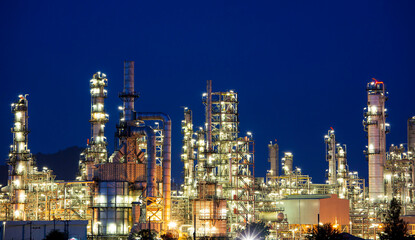 Fototapeta na wymiar Twilight scene of oil refinery plant and power plant of Petrochemistry