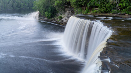 Fototapeta na wymiar Tahquamenon Falls, Tahquamenon Falls State Park, Michigan