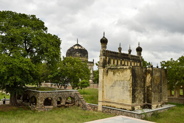 Obraz premium Antique Islamic Architectural Art Seven Tombs Dome of Qutub Shahi Rulers of Hyderabad