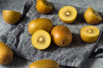 Raw Yellow Organic Golden Kiwis