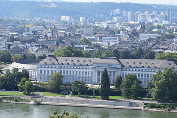 Fototapeta na wymiar Stadtansicht von Koblenz mit Schloß