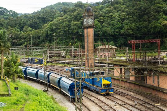 Paranapiacaba hist&oacute;ria e ambiente fant&aacute;stico para fotos. Vila hist&oacute;rica de Paranapiacaba sob neblina. antiga esta&ccedil;&atilde;o ferrovi&aacute;ria. Santo Andr&eacute;, Brasil