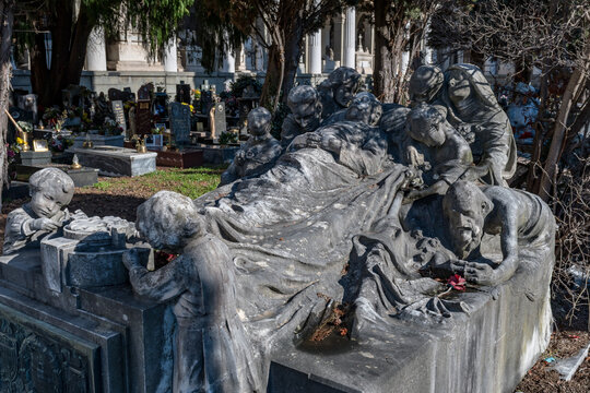 Italy. Liguria. Genoa. Statue at Staglieno monumental cemetery