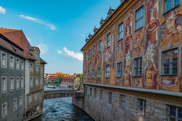 Bamberg, Altstadtfassade des Altes Rathauses und Klein Venedig im Hintergrund