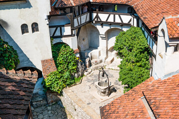 Empty courtyard in Dracula's castle in Bran, Romania - obrazy, fototapety, plakaty