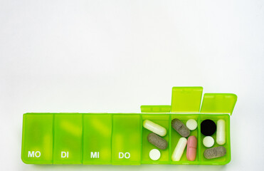 Tablettenbox, Tabletten,  Medikamente, Dosierer, Kapseln