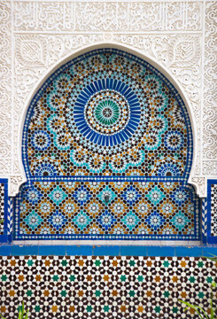 décor en mosaïque dans la Grande Mosquée de Paris