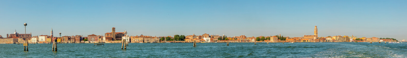 Obraz premium panoramic view to the island of Venice