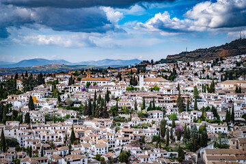 Fototapeta na wymiar White houses of the Albaicin at Granada, Spain