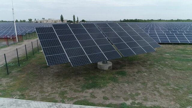 Footage of a structure that turns the solar panels to face the sun