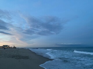 Fototapeta na wymiar Beautiful sunset and the beach 