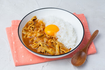 卵黄とカレーライス