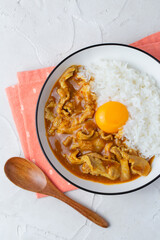 卵黄とカレーライス