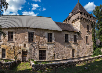 Fototapeta na wymiar Condat sur Vézère (Dordogne) - Vue panoramique du donjon de la Commanderie