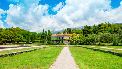 Obraz premium Panoramic summer landscape of the former summer residence Villa Milocer