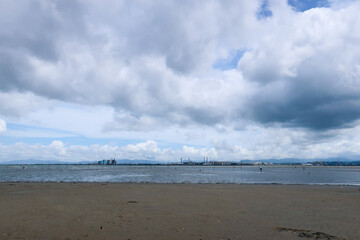 夏の始まりの海