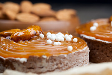 shortbread dough tartlets with cottage cheese cream