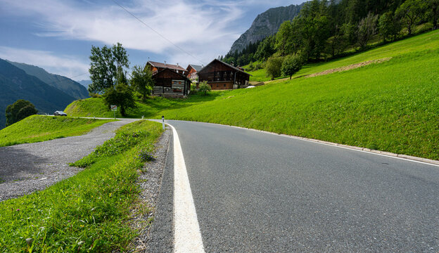 der kleine Ort Bschlabs in den Tiroler Alpen, &Ouml;sterreich