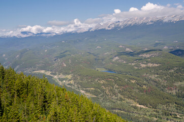 Fototapeta na wymiar View from Whistlers Mount on summer in Jasper National Park, Alberta, Canada