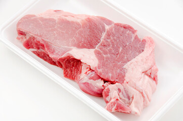 グーヤーヌージー（豚赤身肉）生肉