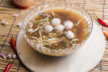 Thai noodles with pork ball