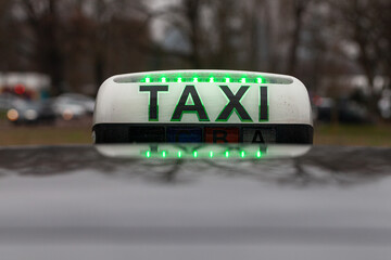 lumineux vert taxi