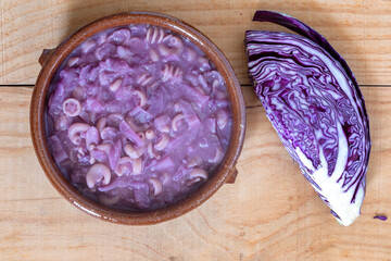 Obraz na płótnie Canvas Red cabbage soup with pasta.