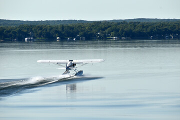 Obraz premium Float plane on Minnesota lake