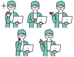 パソコンを手に持って話す人物のイラスト素材　中年の女性　私服　ポーズのバリエーション