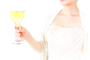 お酒を飲む女性