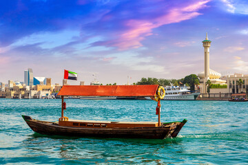 Fototapeta na wymiar Abra wooden boat in Dubai