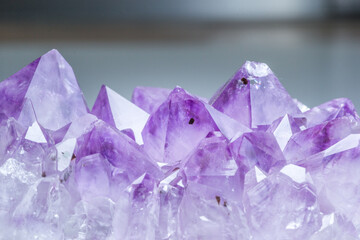 美しいアメジストの結晶
