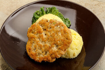 Chicken cutlet with mashed potato