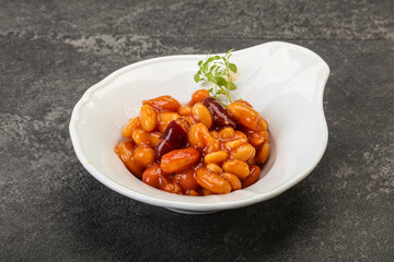 Baked kidney in tomato sauce