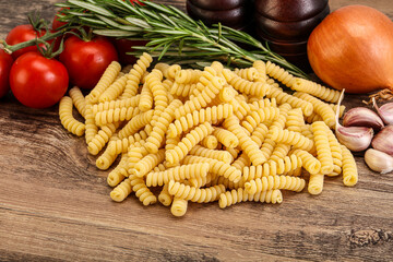 Raw Italian wheat pasta - Fusilli