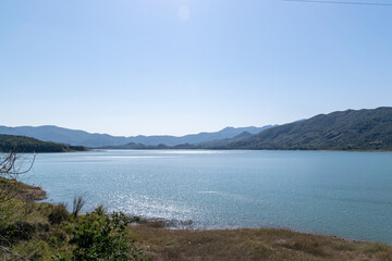 Fototapeta premium The sky and the lake are blue
