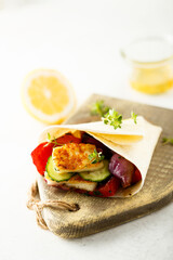 Grilled halloumi roll with vegetables