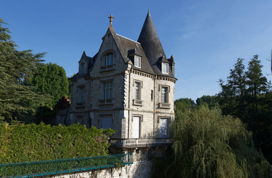 Amazing house near the small picturesque waterfall in Moret-sur-Loing. Moret-sur-Loing is a commune in Seine-et-Marne department in the Ile-de-France region.