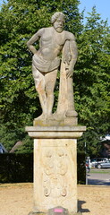 Obraz premium Statue im Park in der Kur Stadt Bad Pyrmont, Niedersachsen