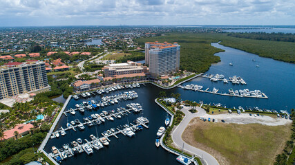 Cape Coral Florida with Hotel and Boats - obrazy, fototapety, plakaty
