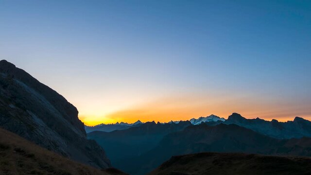 Time-lapse lev&eacute; de soleil lac de peyre