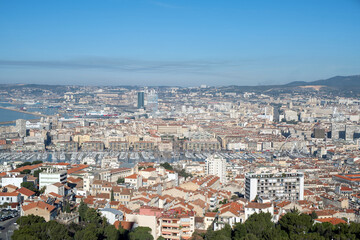 Fototapeta na wymiar Panorama of the mediterranean city of Marseille 