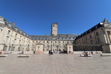 Fototapeta premium L'hotel de ville de Dijon, vue de l'exterieur, ville de Dijon, departement de la Cote d'Or, France