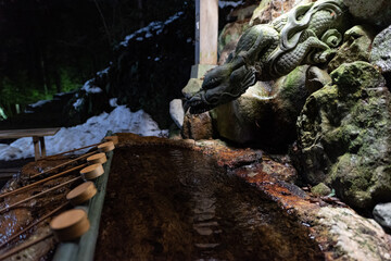 白山比咩神社の手水2