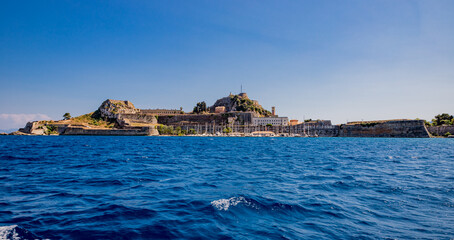 Fototapeta na wymiar Panorama du Vieux Fort de Corfou vu depuis la mer