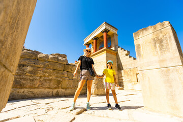 Knossos Palace ruin in sunny day, Crete, Greece. - obrazy, fototapety, plakaty