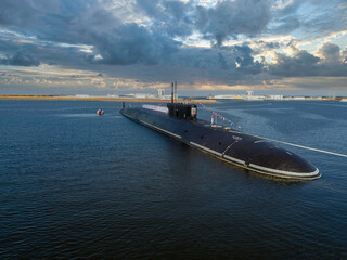 warships are preparing for the naval parade. St. Petersburg, June 2021